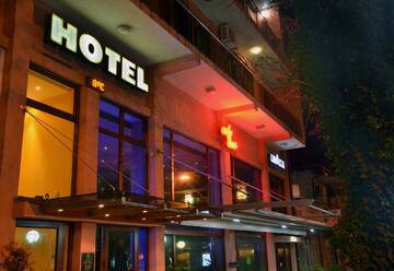Фото Отель Hotel Berito г. Момчилград 1